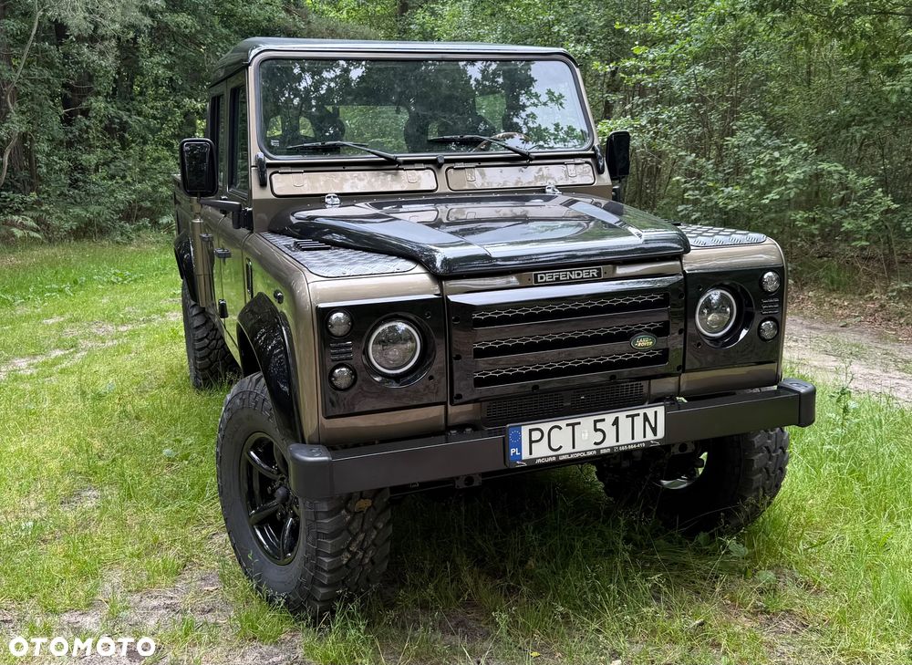Land Rover Defender - 17