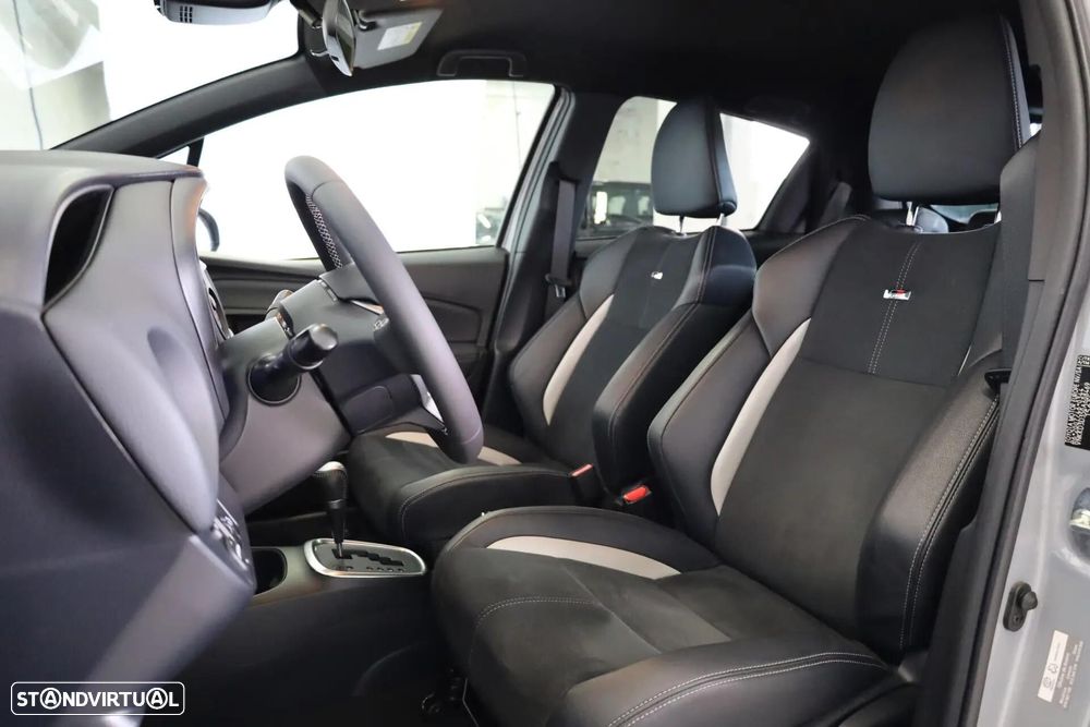 Toyota Yaris 1.5 HSD GR Sport - 26
