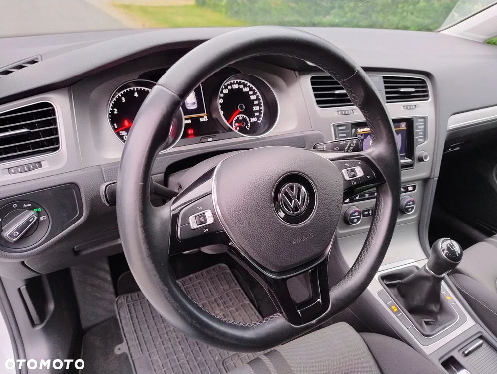 Volkswagen Golf - 8