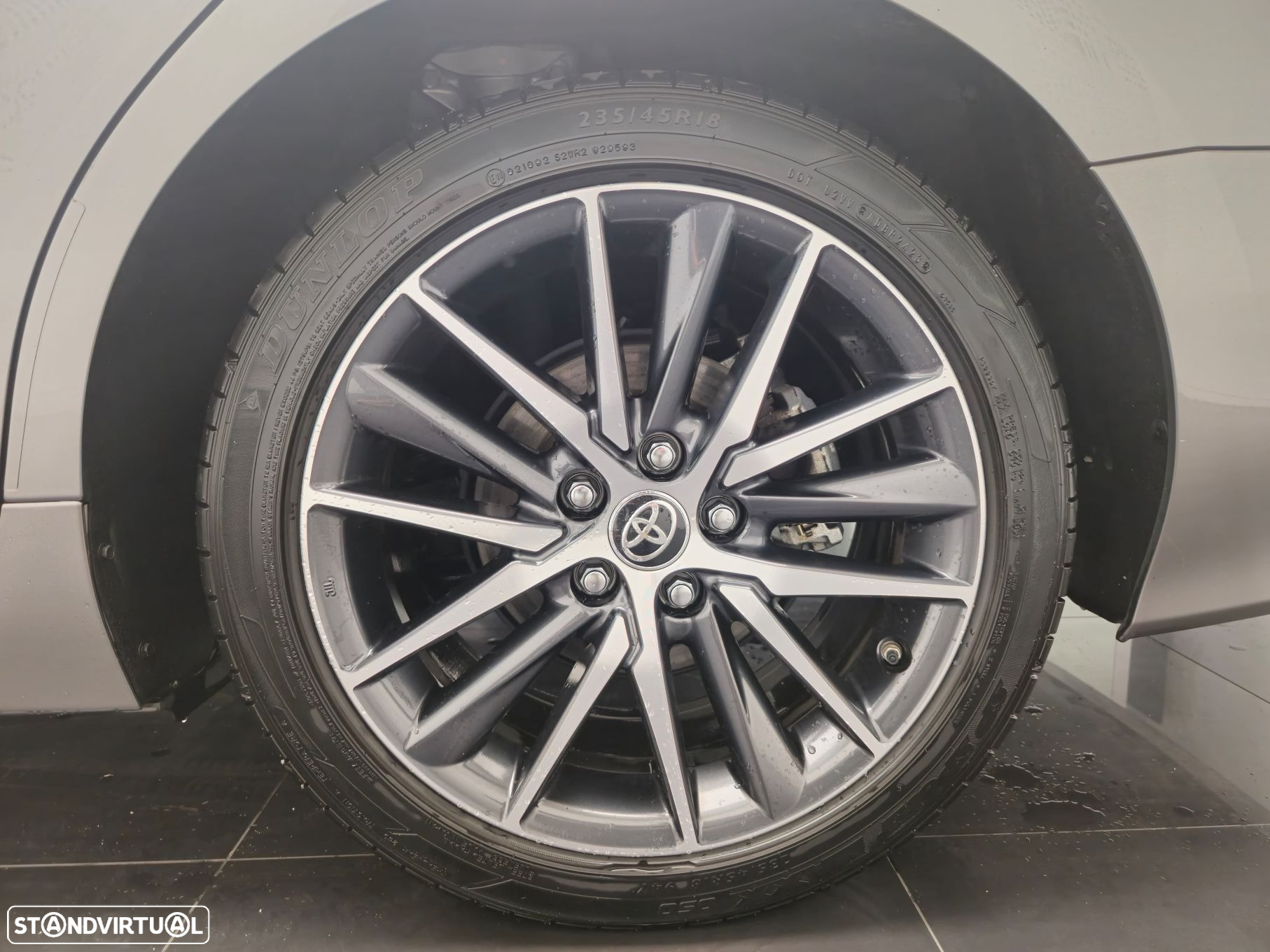 Toyota Camry - 16