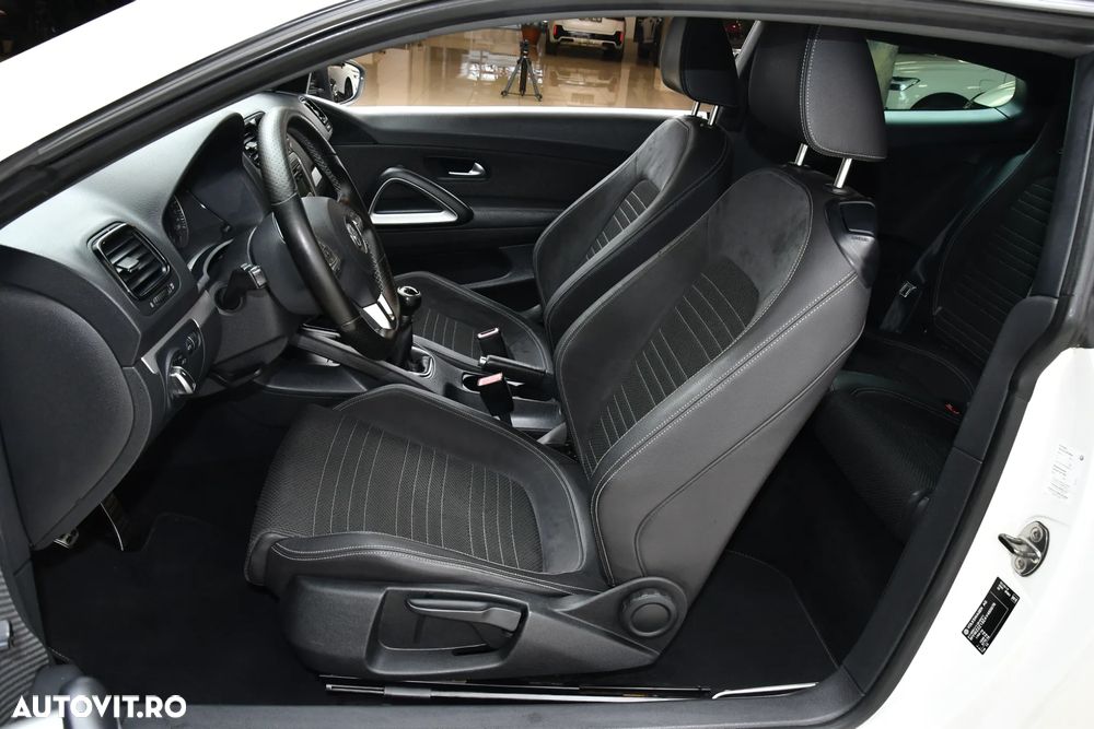 Volkswagen Scirocco 2.0 TDI - 12