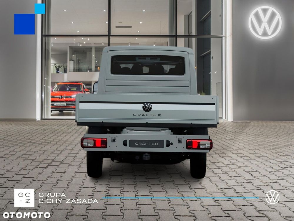 Volkswagen Crafter 35 Skrzyniowy z podwójną kabiną silnik: 2,0 l EU6 SCR 140 KM / skrzynia biegów: Przedni napęd manualna 6-biegowa rozstaw osi: 3640 mm - 4