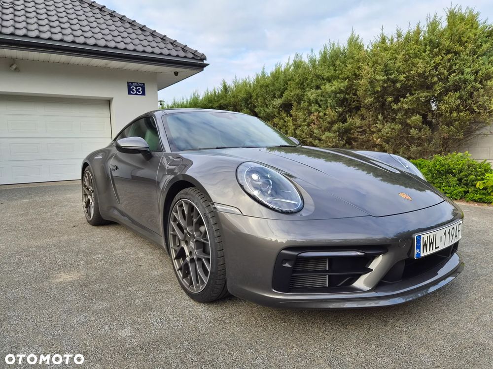 Porsche 911 Carrera - 2