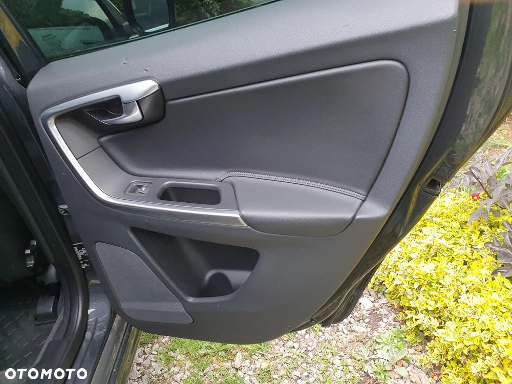 Volvo XC 60 D4 AWD Base - 23