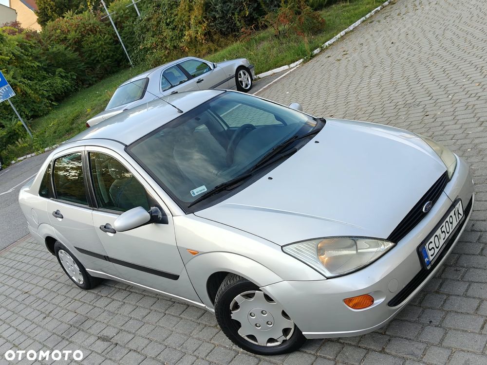 Ford Focus 1.6 Ghia - 27