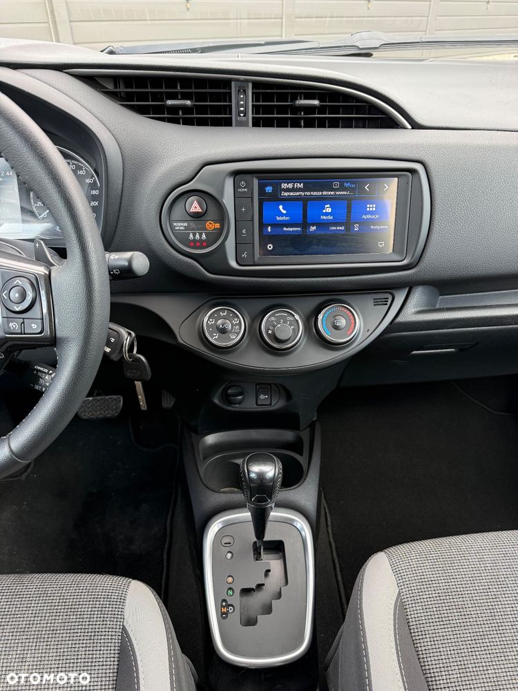 Toyota Yaris 1.5 Premium CVT - 29