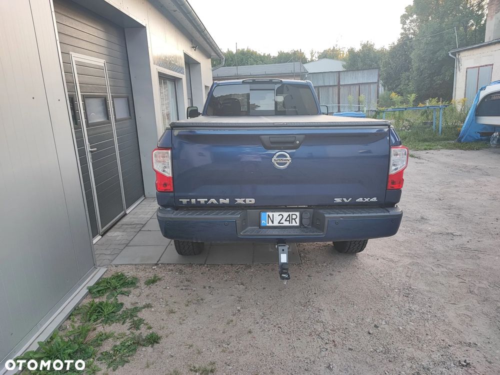 Nissan Titan - 5