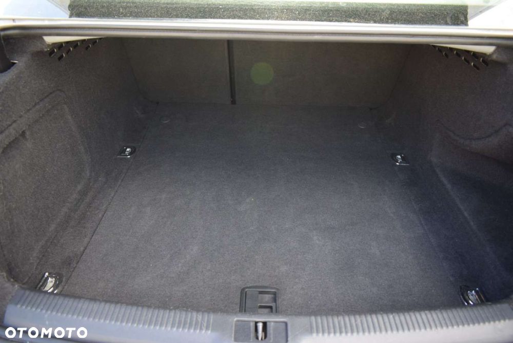 Audi A4 Limousine 2.0 TDI DPF Ambiente - 13