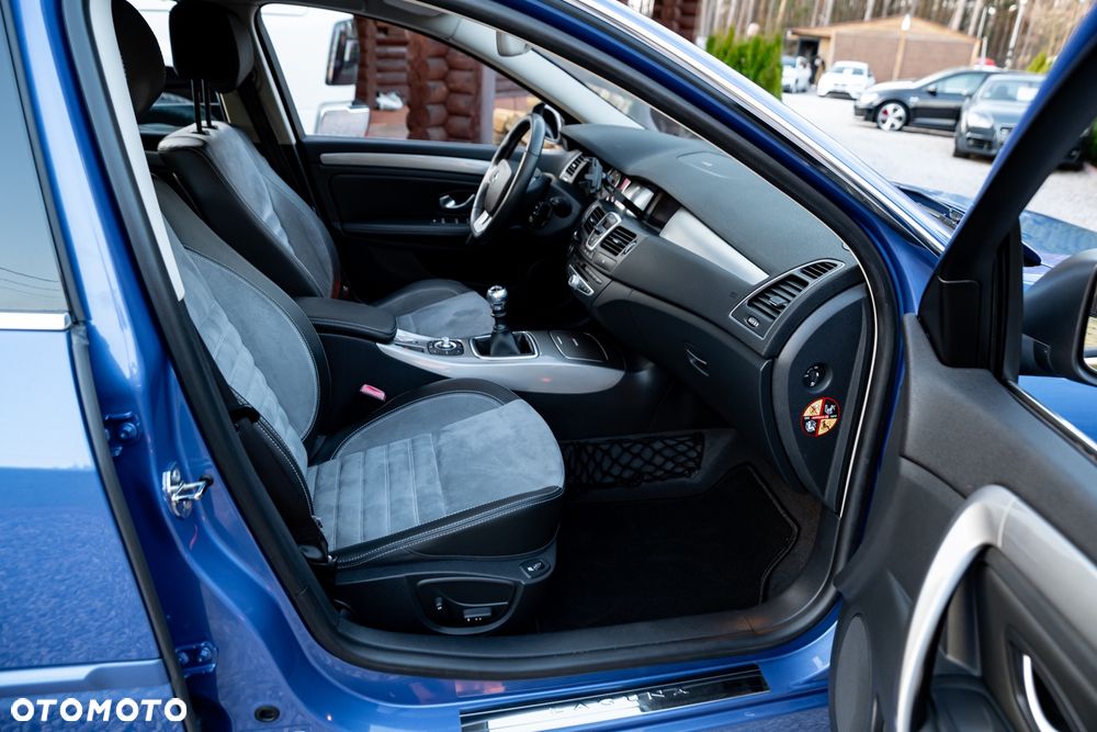 Renault Laguna dCi 180 FAP GT - 24