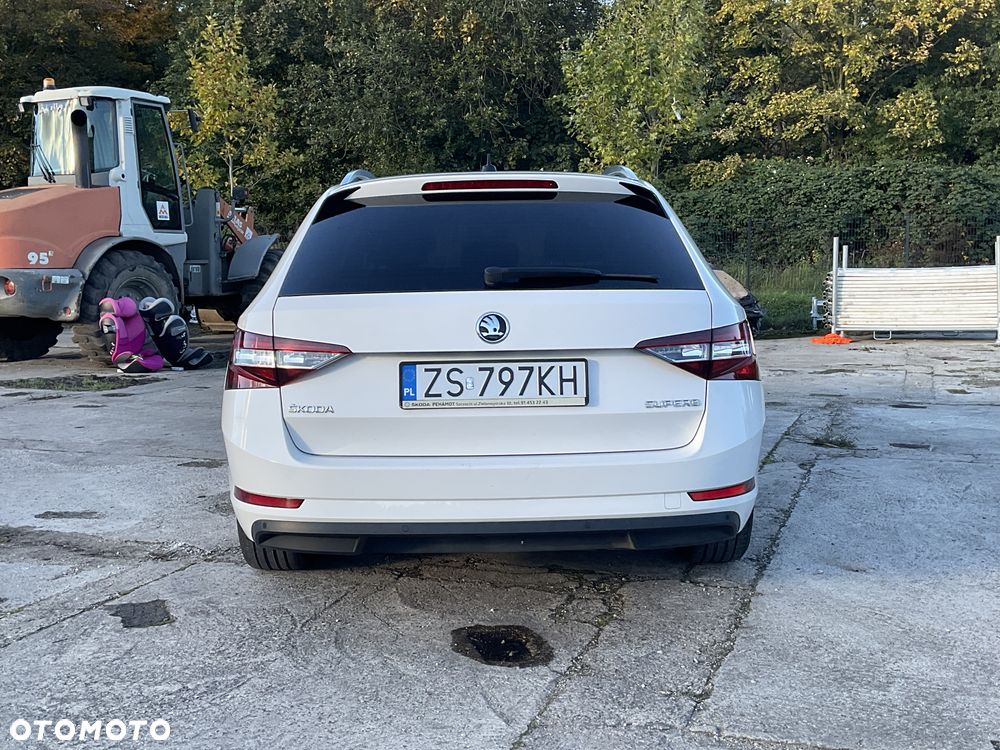 Skoda Superb 2.0 TDI Ambition DSG - 2