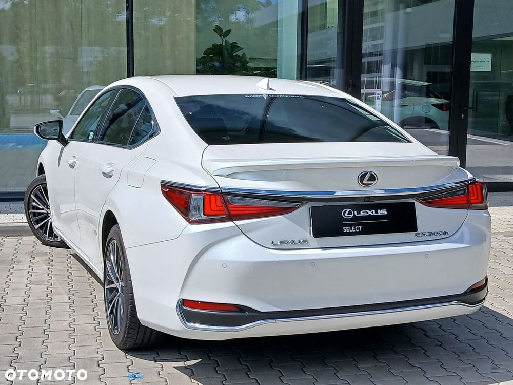 Lexus ES - 12