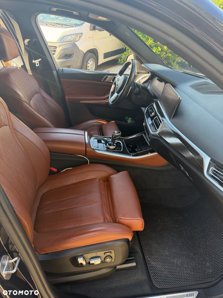 BMW X5 M50i - 2