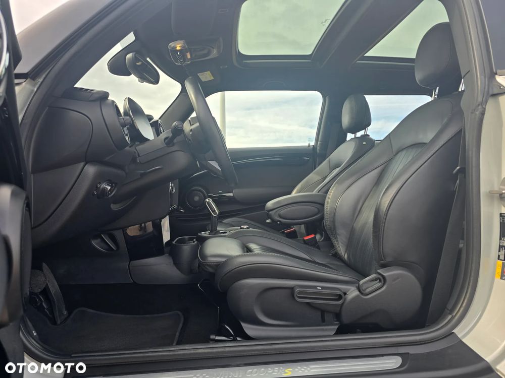 MINI Cooper SE Yours Trim - 15
