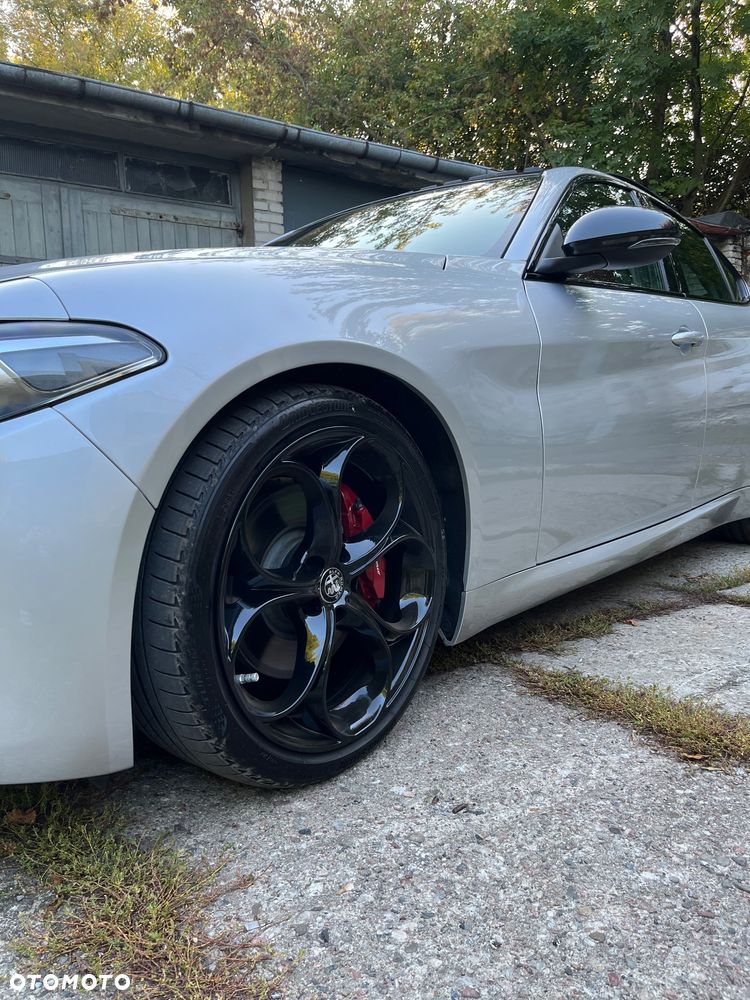 Alfa Romeo Giulia - 10