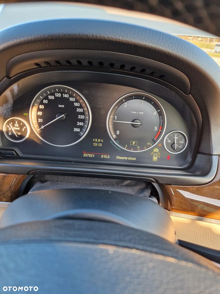 BMW Seria 5 ver-520d - 24