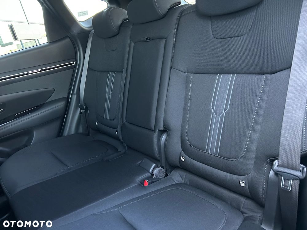 Hyundai Tucson 1.6 T-GDi HEV Executive 2WD - 17