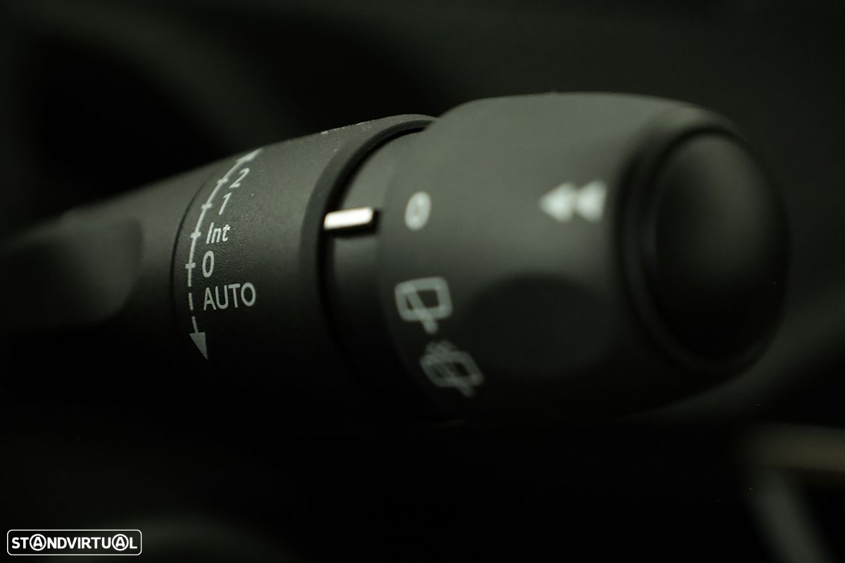 Peugeot 2008 1.2 PureTech Allure - 18