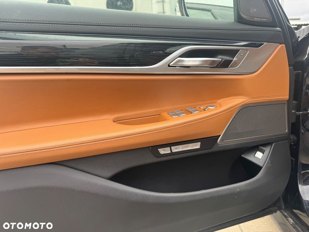 BMW Seria 7 750Li xDrive Edition Exclusive - 19