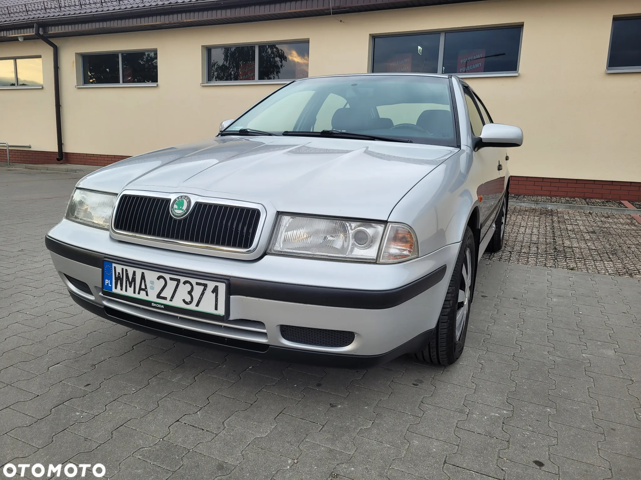 Skoda Octavia 1.6 GLX - 9