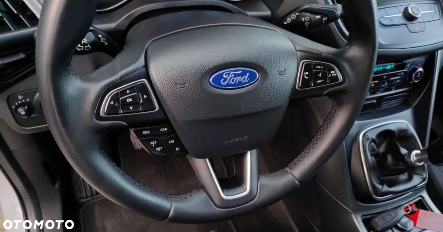 Ford Kuga - 12