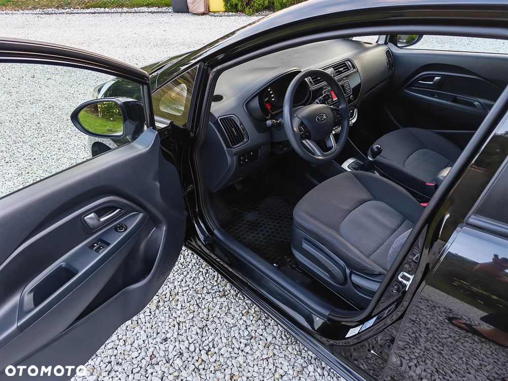 Kia Rio 1.2 L - 9