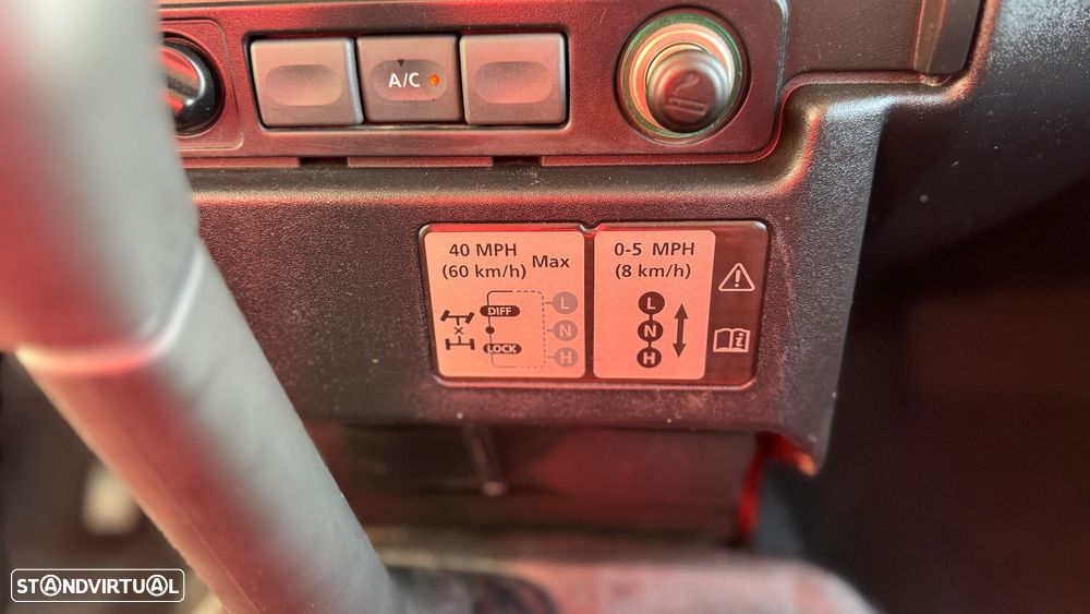 Land Rover Defender 110 DPF Station Wagon E - 32