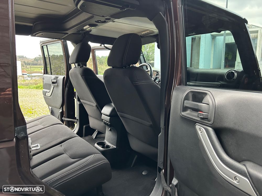 Jeep Wrangler Unlimited 2.8 CRD ATX Sahara Adventure Edition - 16