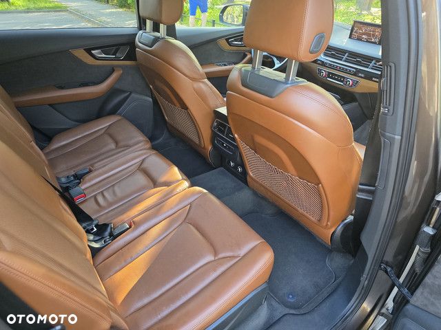 Audi Q7 - 6