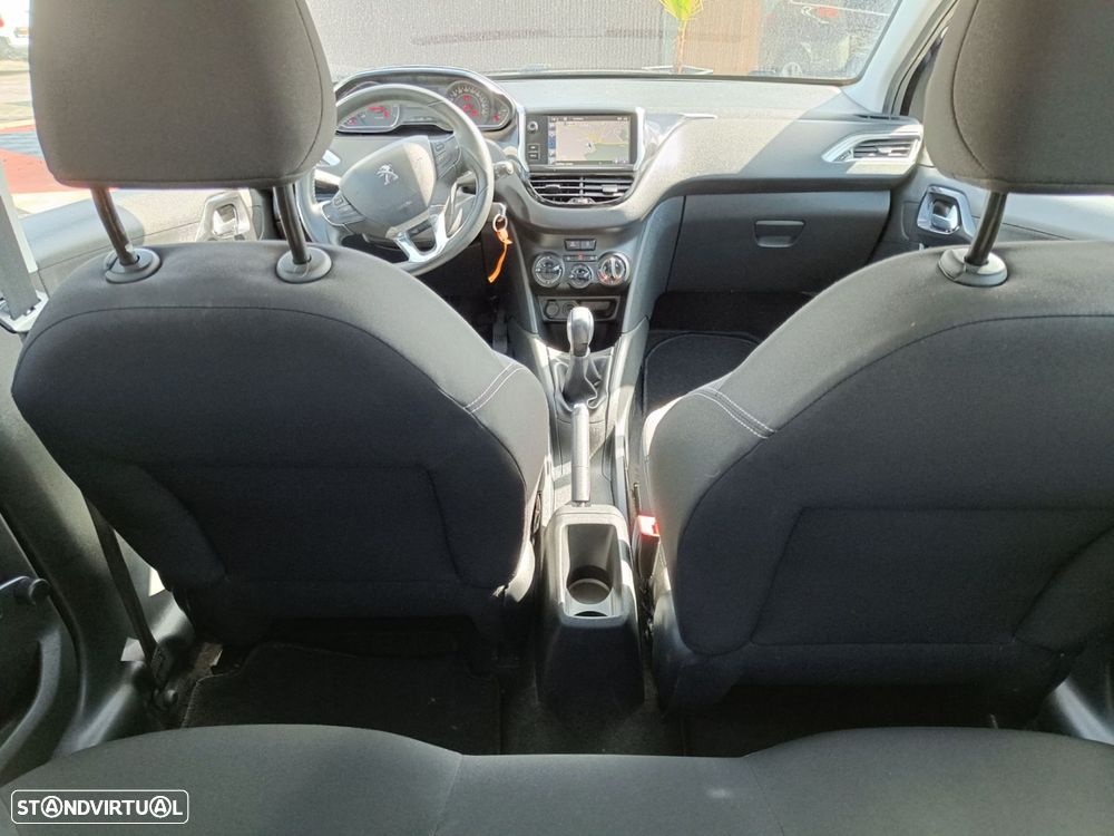 Peugeot 208 1.2 VTi SE Style - 11
