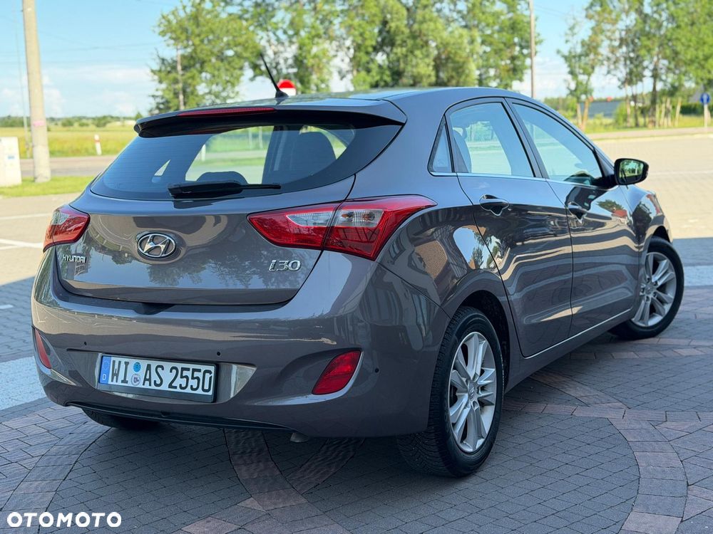 Hyundai i30 1.6 Automatik Trend - 21
