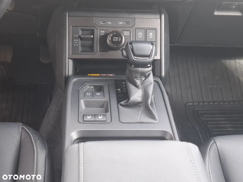 Toyota Hilux - 13