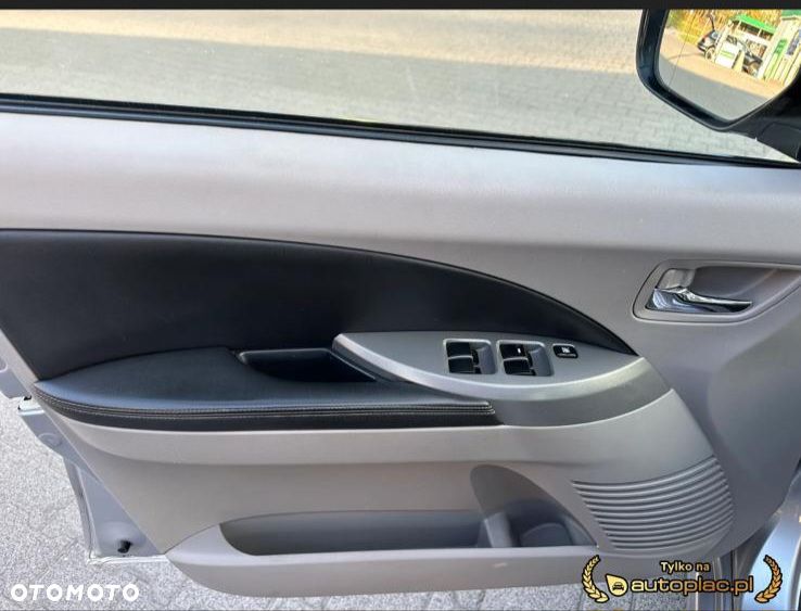 Mitsubishi Grandis - 17