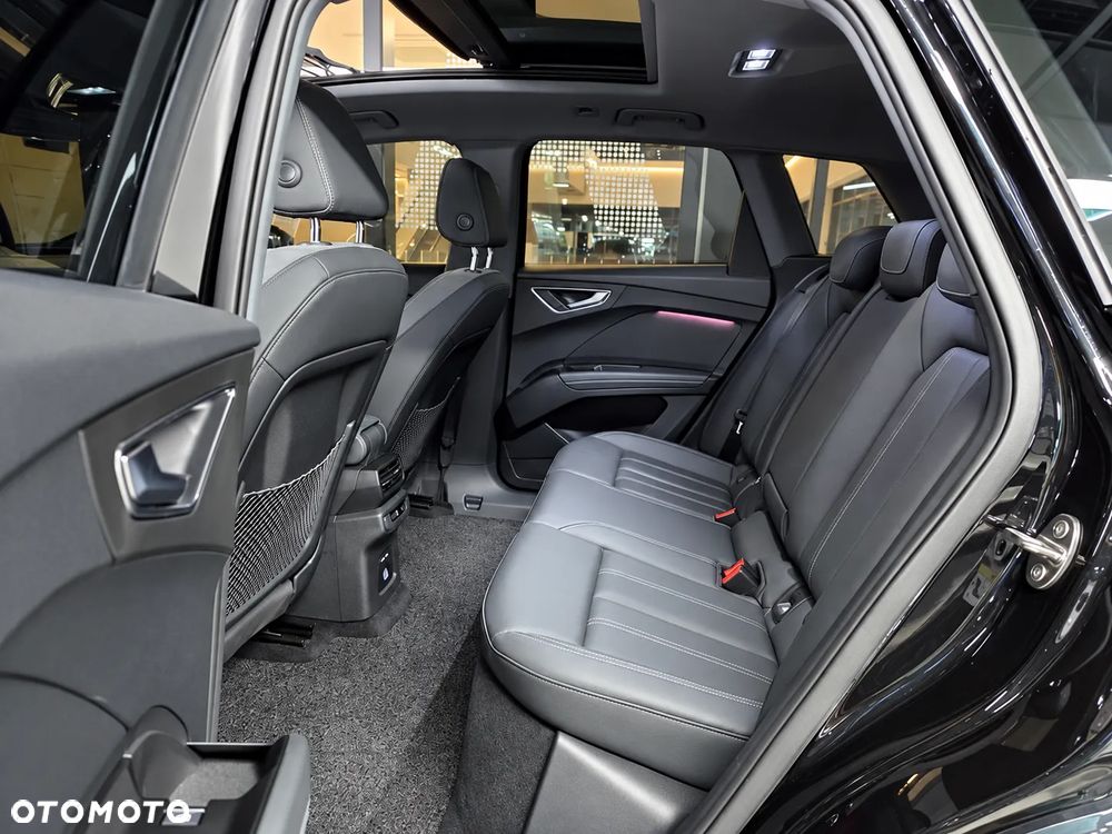 Audi Q4 e-tron - 8