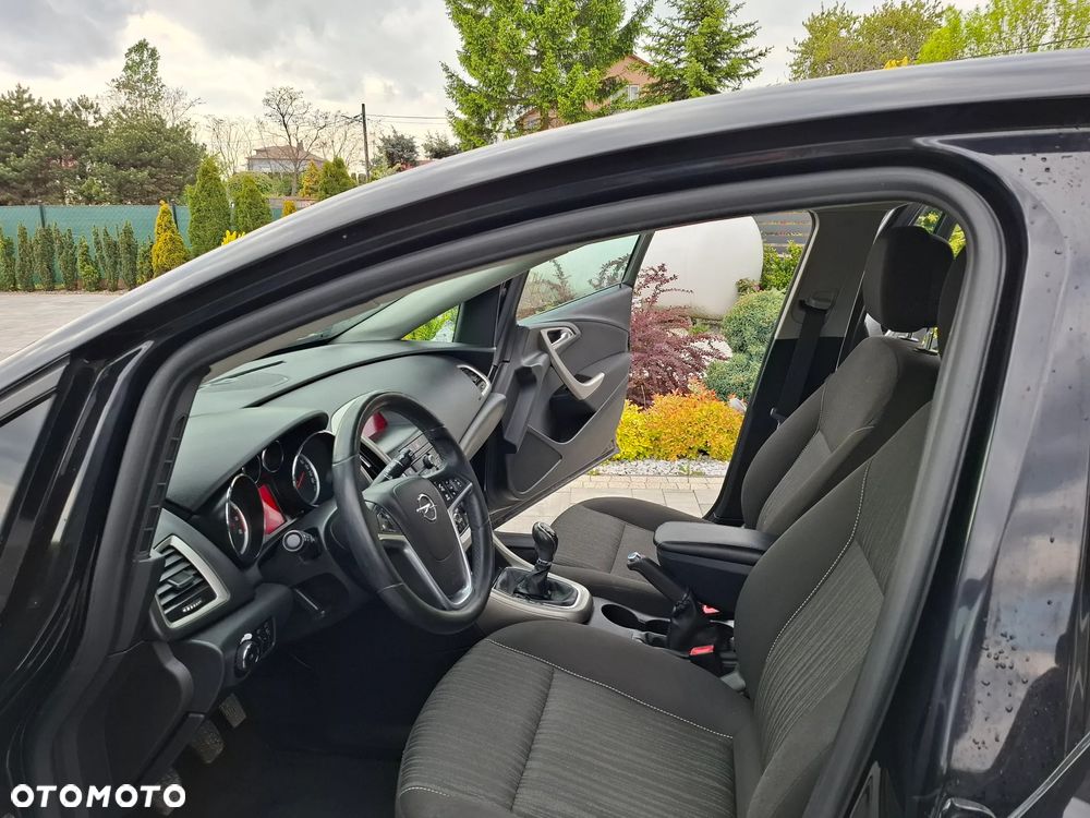 Opel Astra 1.4 Turbo Cosmo - 25