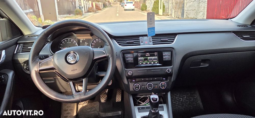 Skoda Octavia 1.6 TDI Active - 8