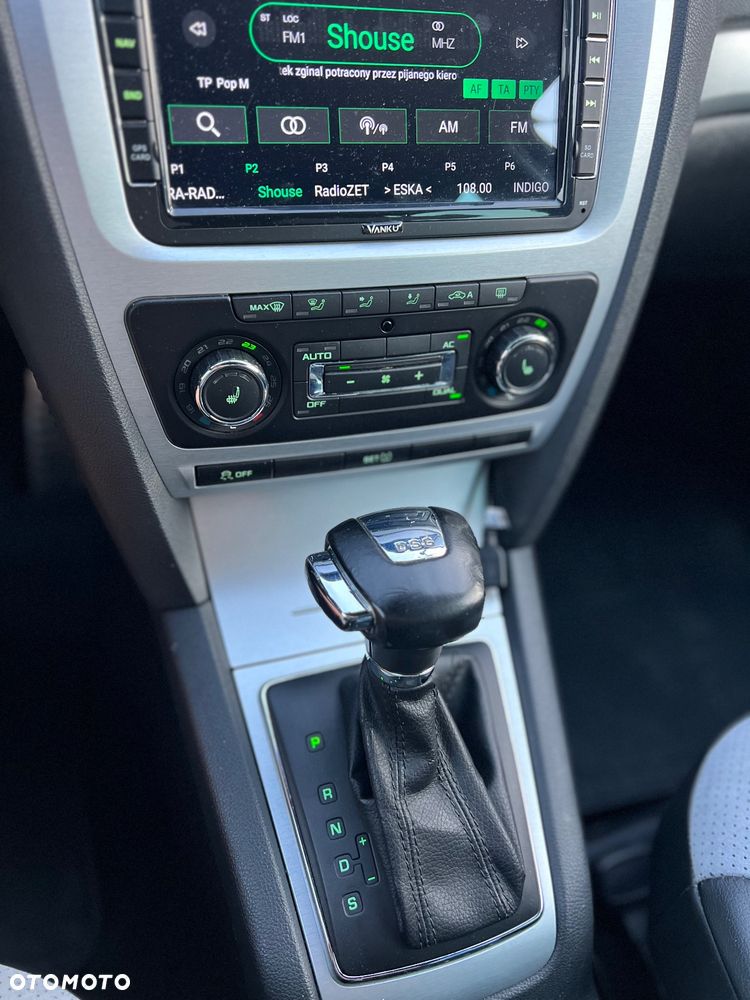 Skoda Octavia Combi 2.0 TDI CR DPF DSG RS - 24