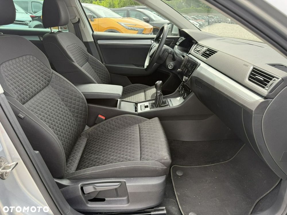 Skoda Superb 2.0 TDI SCR Ambition - 19
