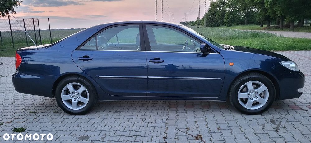 Toyota Camry 3.0 V6 - 13