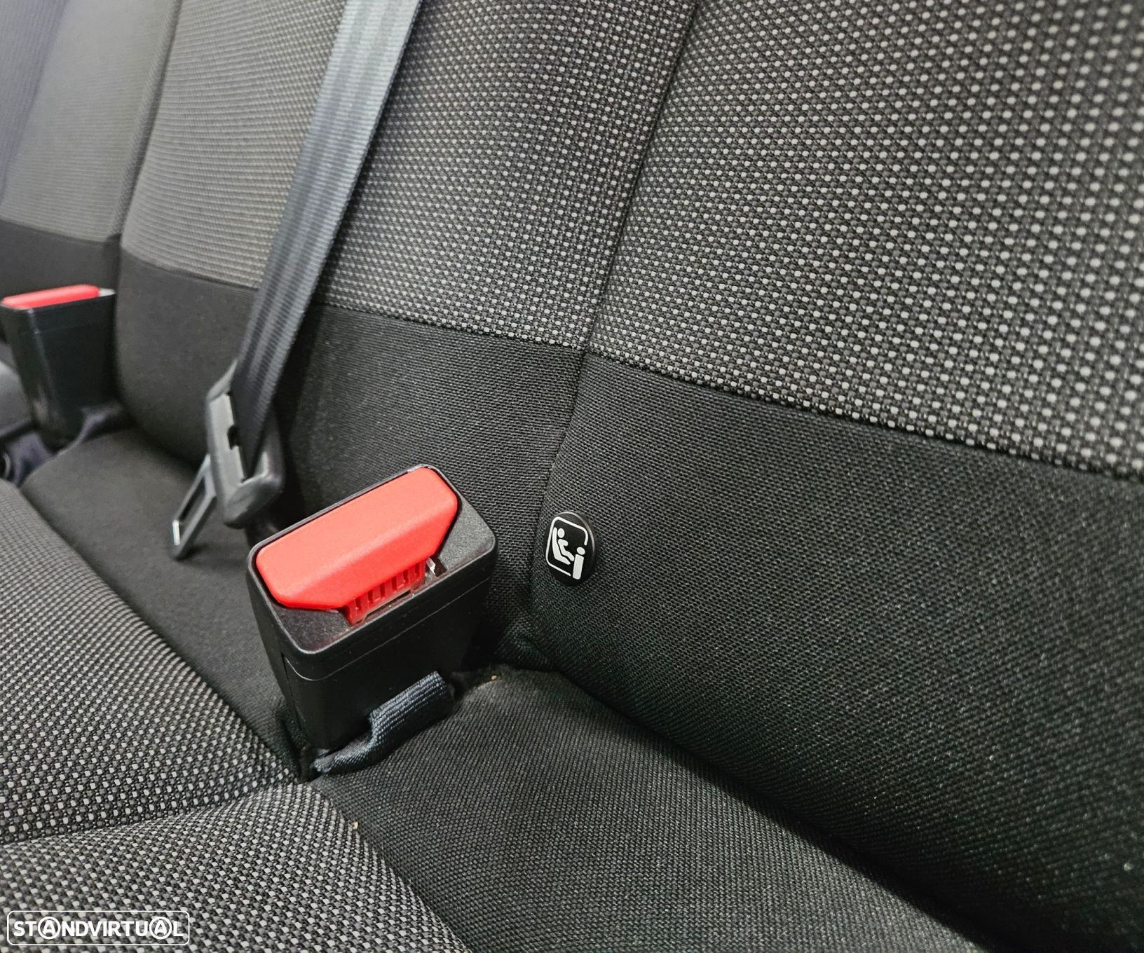 Citroën C3 1.2 PureTech Shine - 32