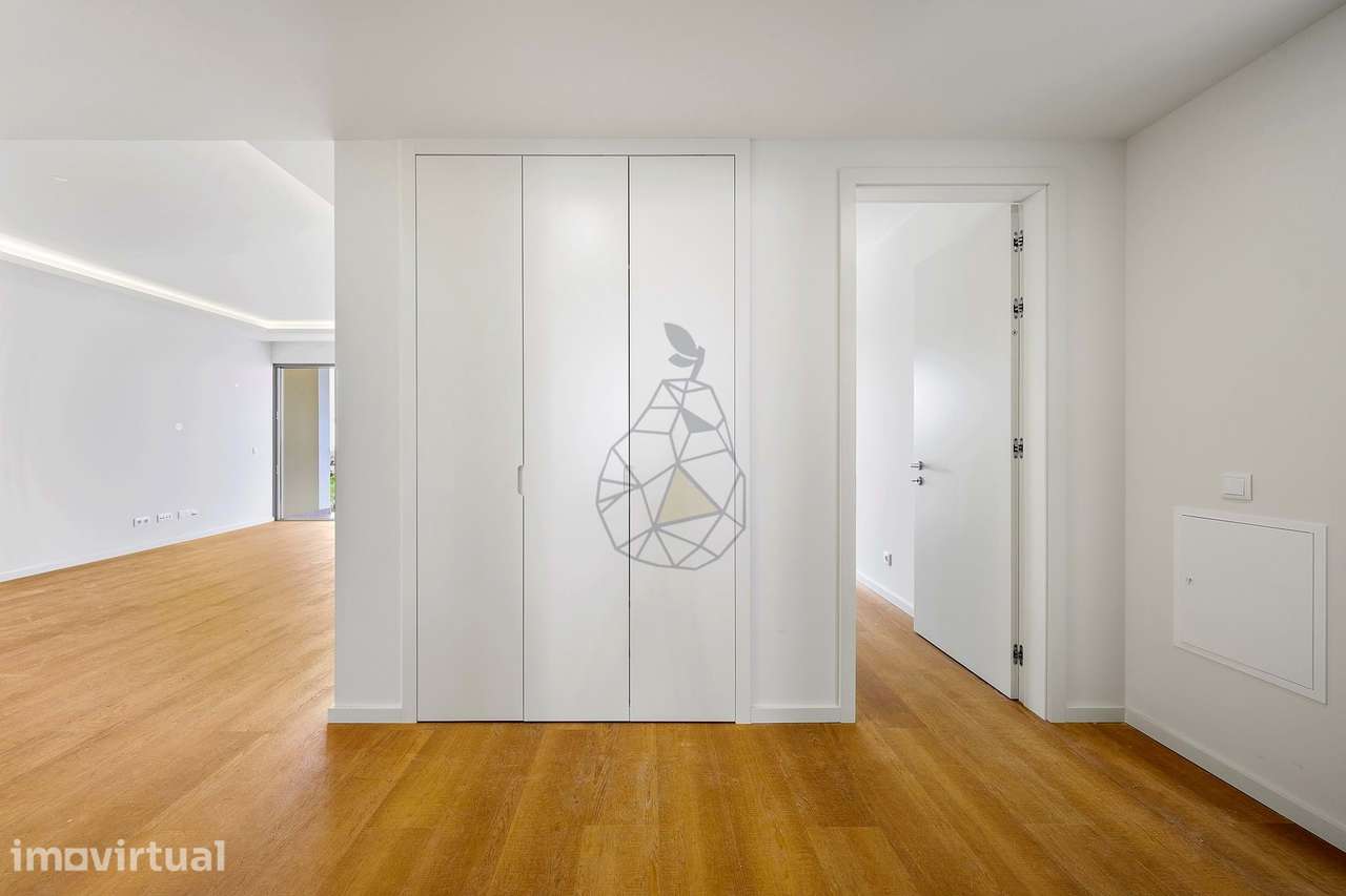 Apartamento com 2 quartos ,Piscina e lugar de estacionamento em Alvor - Grande imagem: 4/32