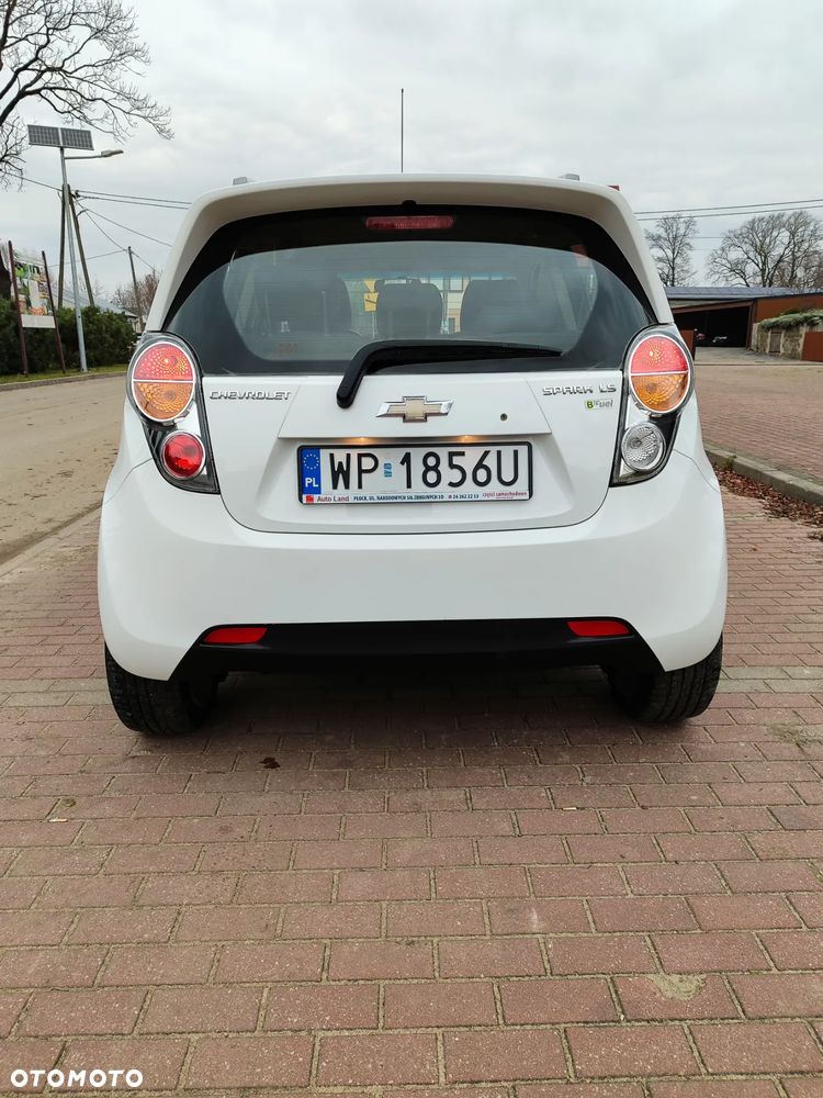 Chevrolet Spark 1.0 LT - 12