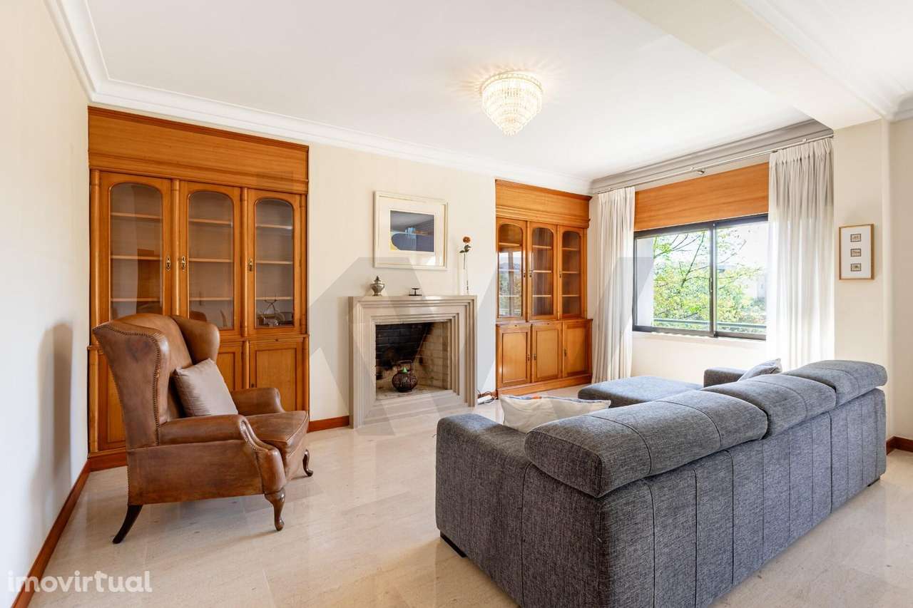 Apartamento T3 de Excelência para arrendar semi-mobilado com Garagem – - Grande imagem: 5/30