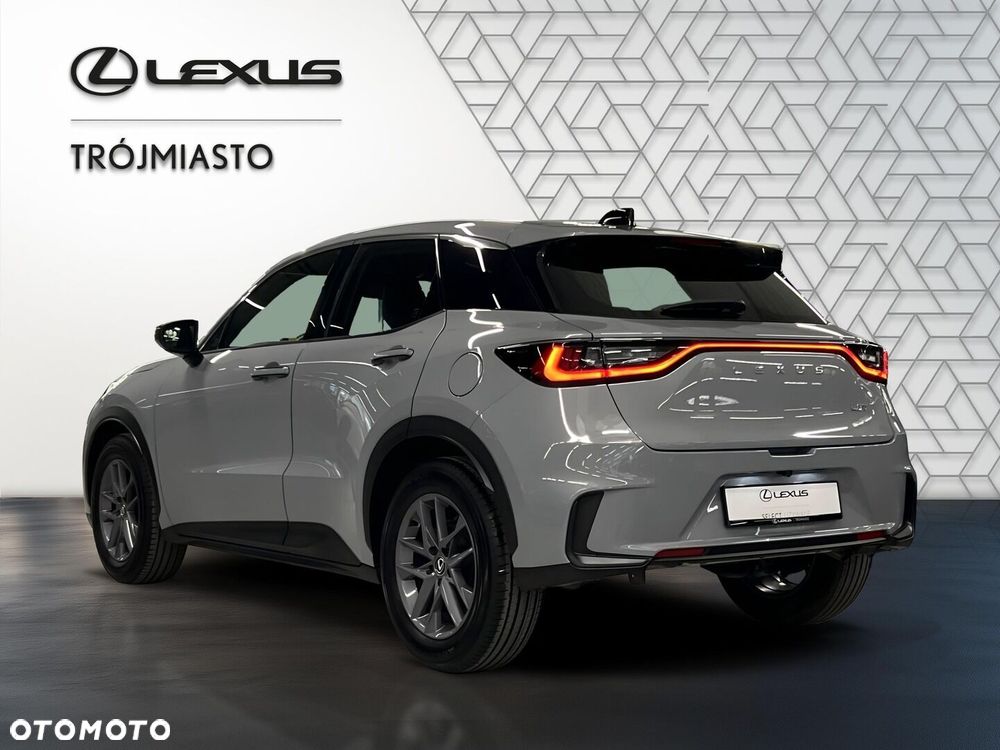 Lexus LBX 2024