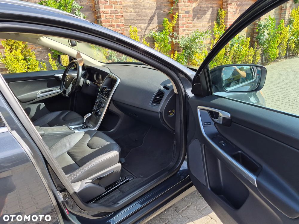 Volvo XC 60 - 30