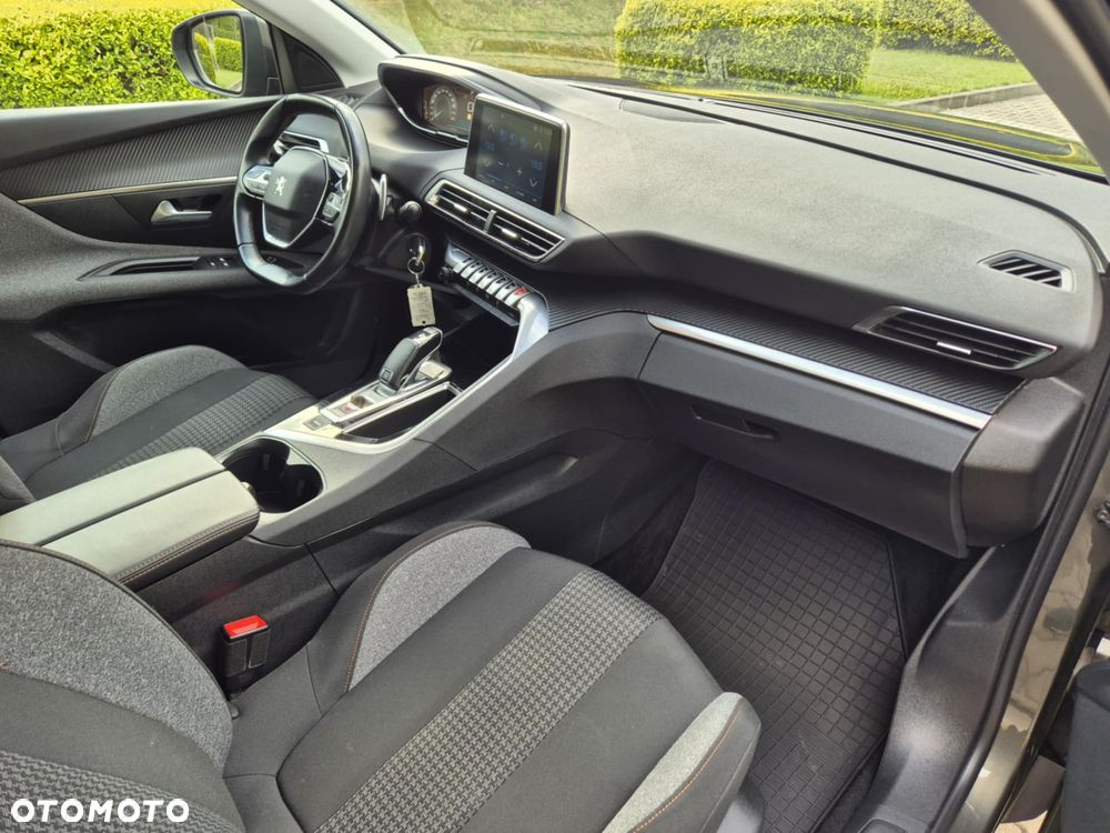 Peugeot 3008 1.5 BlueHDi Allure Pack S&S EAT8 - 17