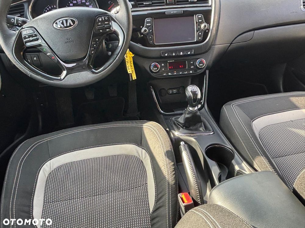 Kia Ceed 1.6 GDI Platinum Edition - 30