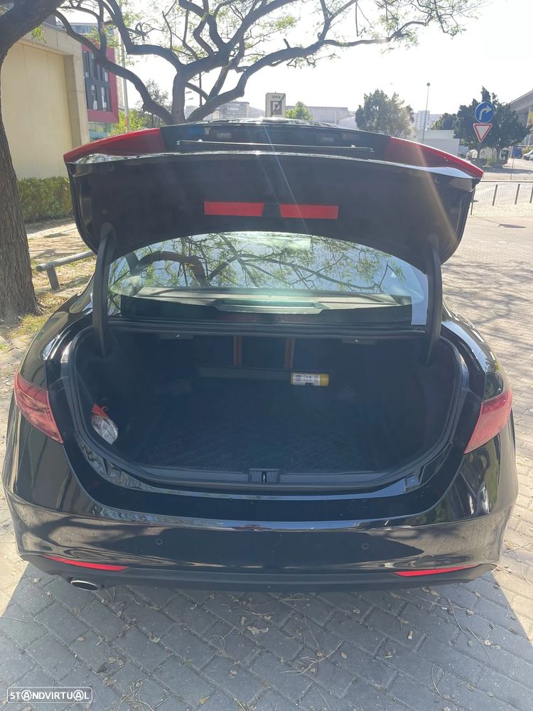 Alfa Romeo Giulia 2.2 D AT8 - 29