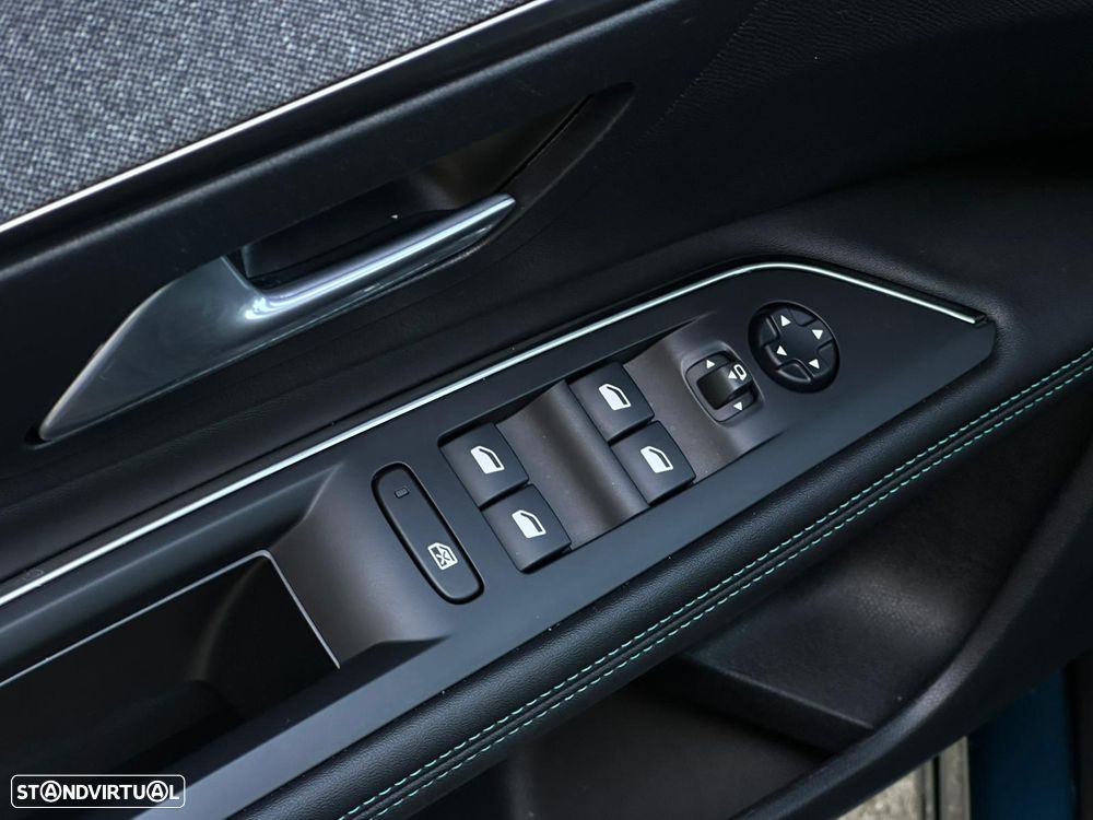 Peugeot 3008 1.6 Hybrid Allure Pack e-EAT8 - 30