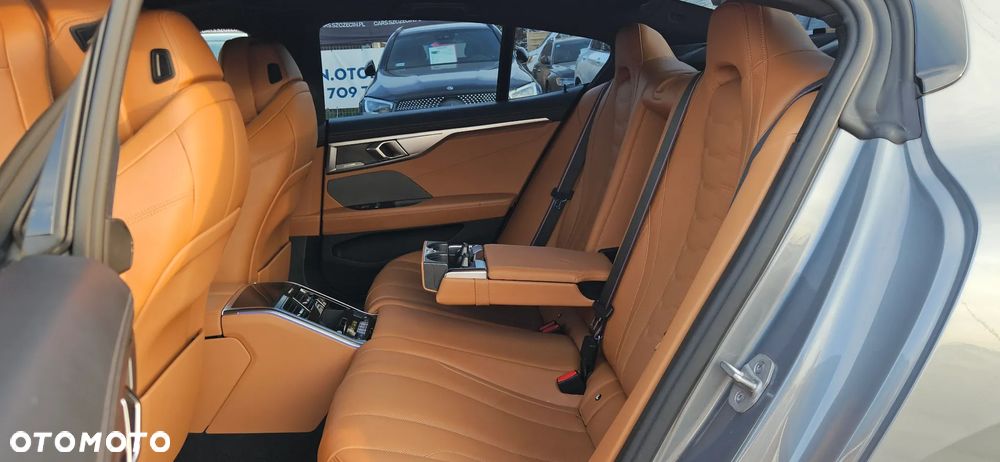 BMW Seria 8 840d xDrive mHEV - 20