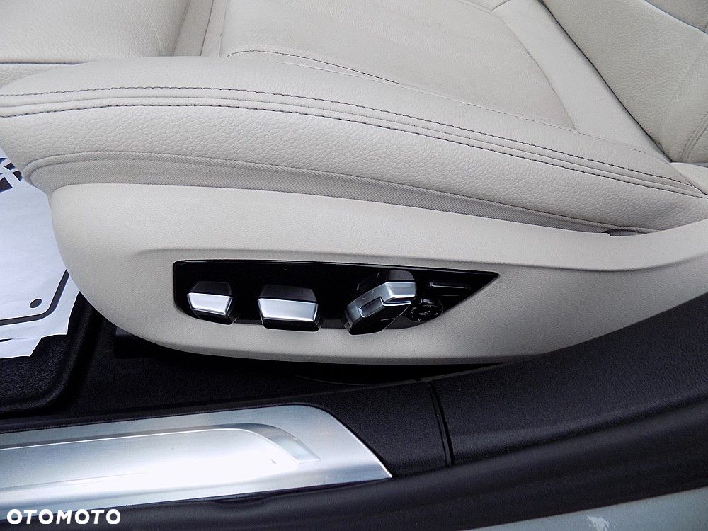 BMW Seria 7 745Le xDrive - 12